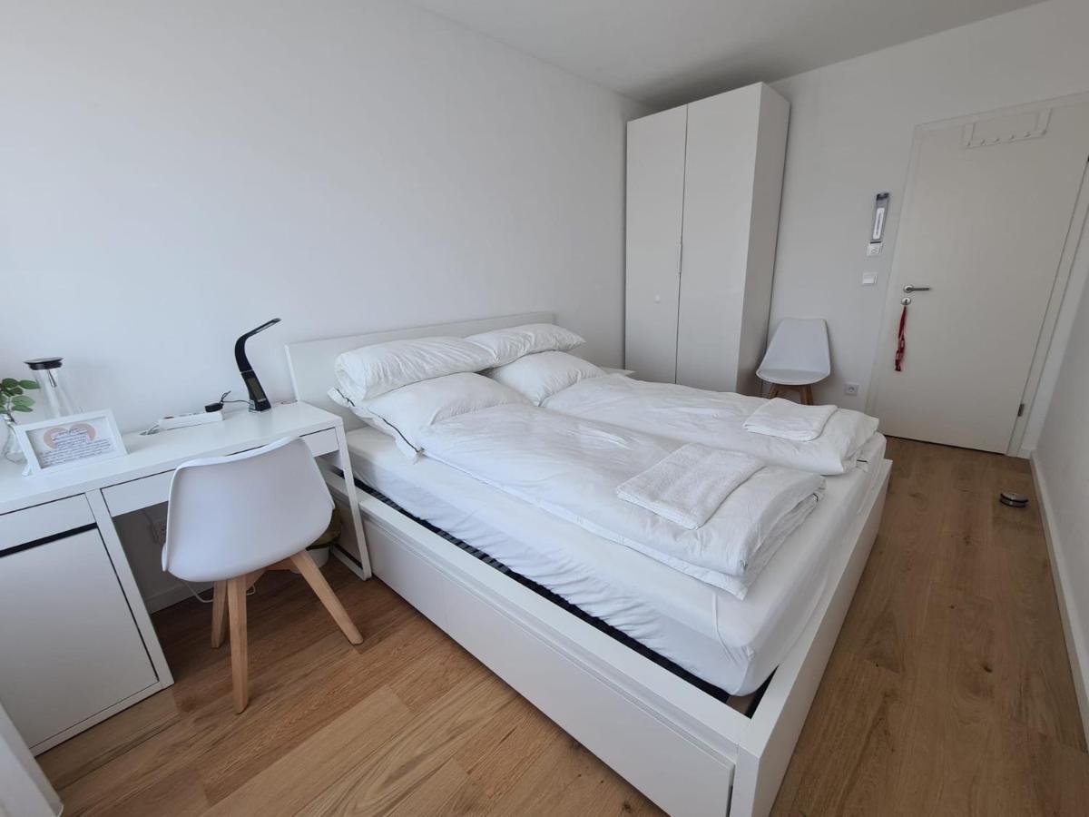 Private Room Near Hannover Fair Eksteriør billede